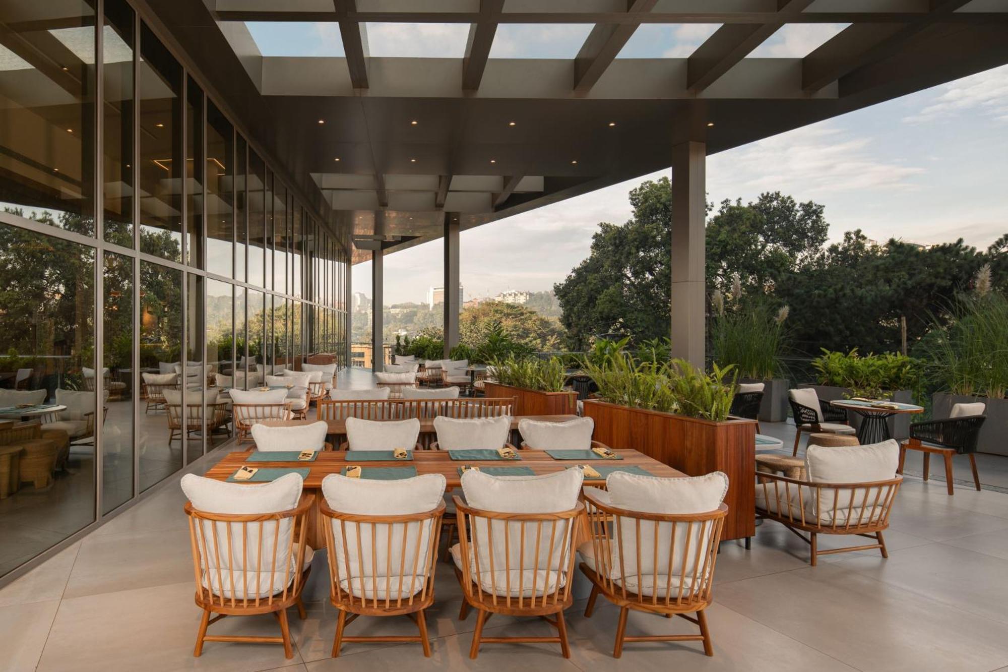 Four Points By Sheraton Kampala Exterior photo