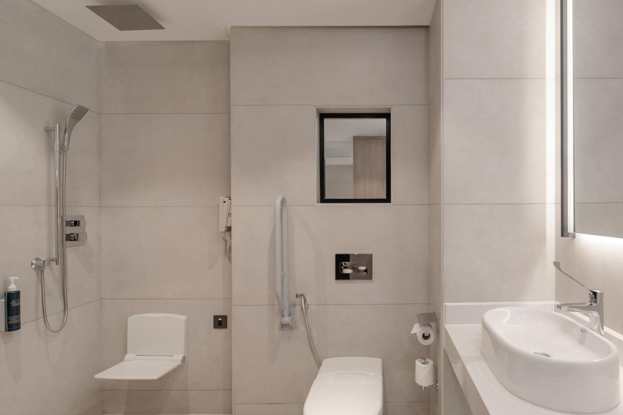 Four Points By Sheraton Kampala Exterior photo
